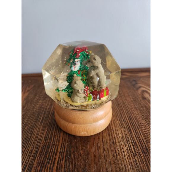 Vtg 1991 Summit Collection Bears/Tree  Snow Globe Made in Taiwan - Picture 1 of 4